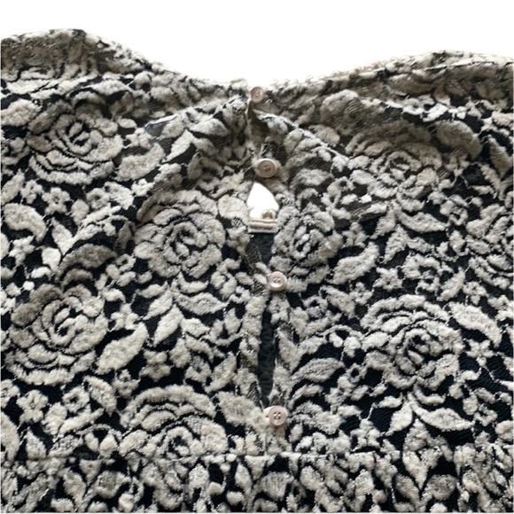 JohnPaulRichard Detailed Key Hole Shirt - Picture 6 of 6